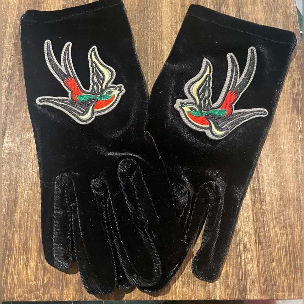 Black Velvet Stretch Gloves with Sparrows